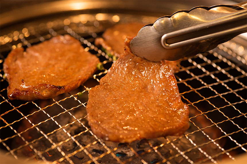 肉焼きシーン